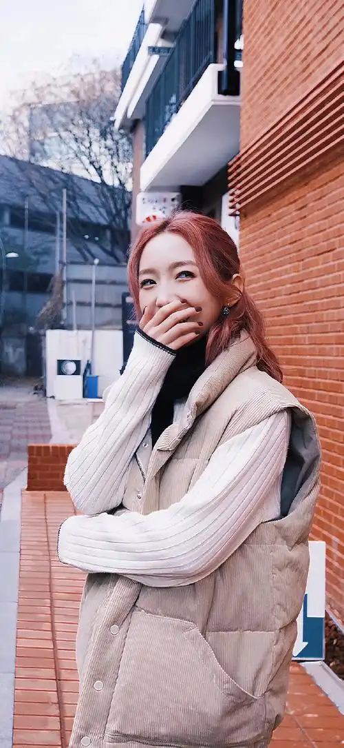 孟美岐超话·#和孟美岐的星岐旅行#    粉发实录|壁纸07    @孟美岐