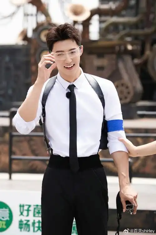 你最喜欢哪个身体部位0707#黄景瑜#@johnny黄景瑜小虎牙太可爱了