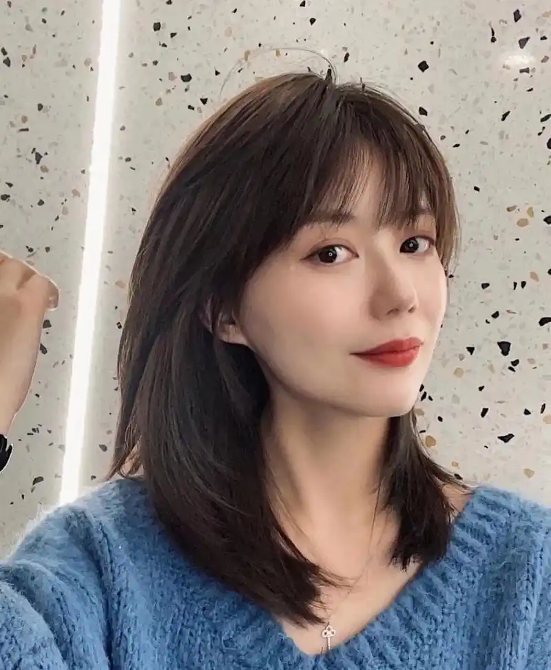 中年女性,建议剪这5款发型,洋气减龄,柔美气质,关键还显脸小