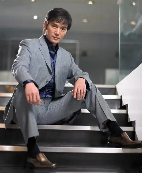 /p> p>1985年,18岁的焦恩俊参加中影演员训练班.