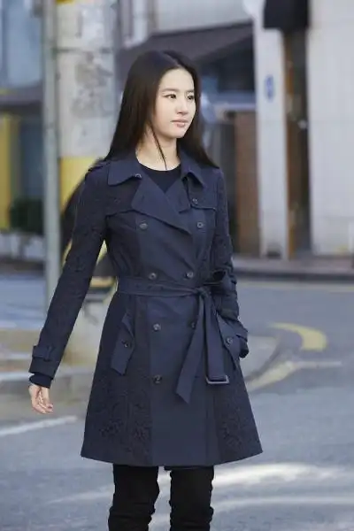 刘亦菲衣品不稳定,台前私下反差大,你可长点心吧