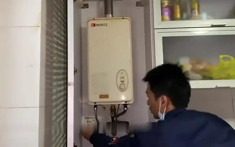 前锋热水器打火后自动熄火《看186人.