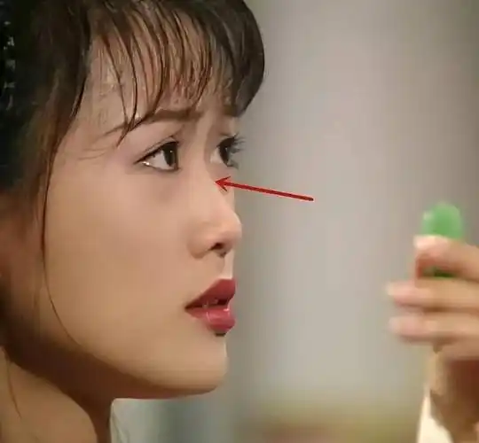 凸嘴,短下巴,塌鼻梁,面中凹陷,这些女明星的侧脸也太真实了