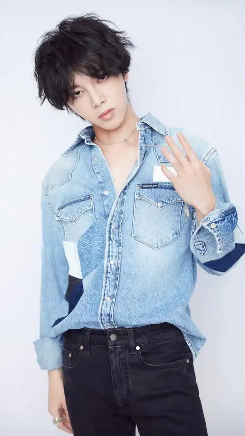 华晨宇帅气写真手机壁纸