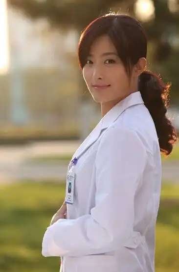 汇集佟丽娅,徐百卉,巩峥等众多实力派演员主演的医疗电视剧《产科医生