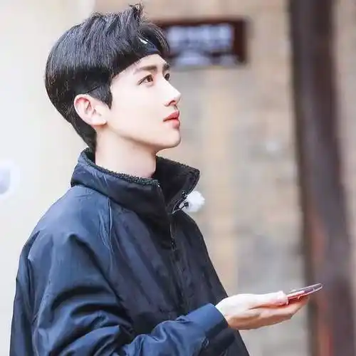 白敬亭因春晚塌房,反转来了,依旧救不活人品,可细想他才是赢家_腾讯新