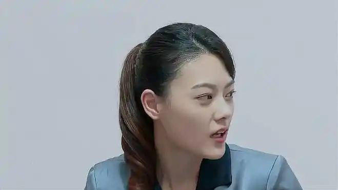 王颖飞为了安慰当事人,不惜拿自己单亲经历说事,撒贝