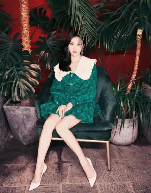 景甜红了以后气质也变了为了显腿长连二分裙也能驾驭