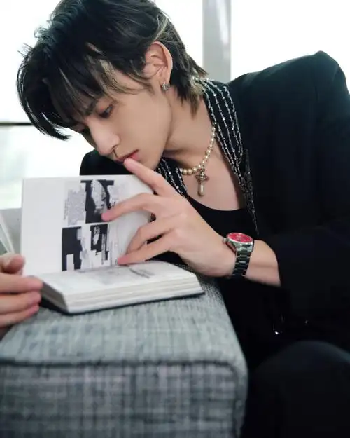 小鬼王琳凯超话@小鬼-王琳凯打破时间,不惧速度,炙热与梦想在此刻碰撞