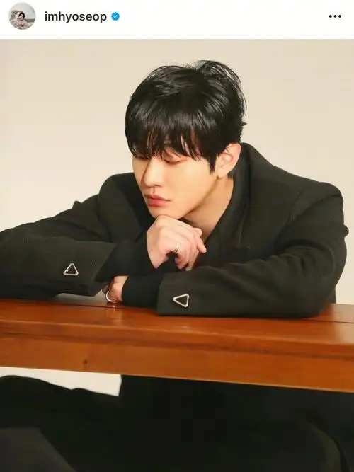 安孝燮ins请问这个发型可以半永久吗