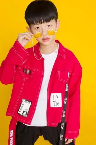 王子星小帅哥的10岁生日邀请函!