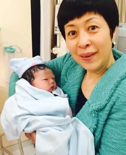 新倚天屠龙记杨逍身份起底两个女人撑腰背景比董子健还牛