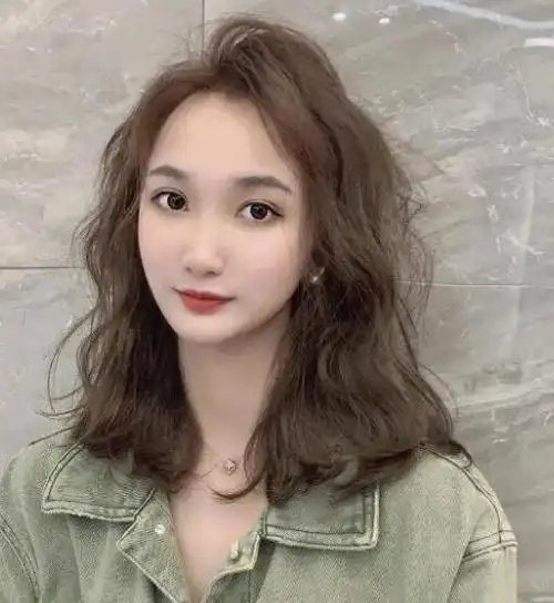 2022最新款发型女中发照这样剪就完了