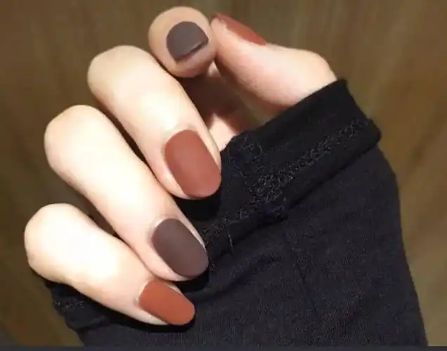 手黑适合做什么美甲?