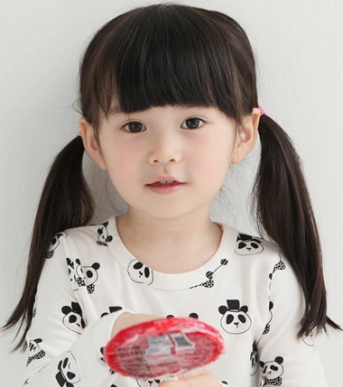 中短发儿童马尾辫教程图解儿童短发扎马尾发型3