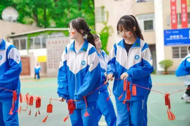 ip印记(三) | 贵阳12所学校校服展示,有你的吗?_青春_少年_南明区