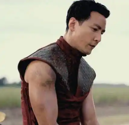 吴彦祖晒贾玲合影,没p图!网友吓一跳:这才是暴瘦后真实的样子