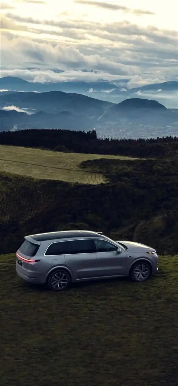 高清无水印理想汽车官方发布手机壁纸