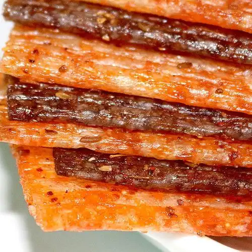 神雕侠侣辣条22g袋零食辣片怀旧批发麻辣网红小零食神雕侠侣10包