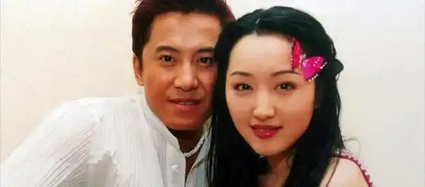 杨钰莹上一任赖文峰近况曝光,娶小23岁娇妻,女方素颜照完胜杨钰