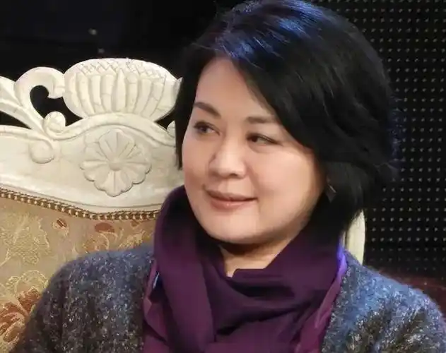 丛珊:演《牧马人》走红,一婚嫁法国男人,二婚老公对她十分宠爱