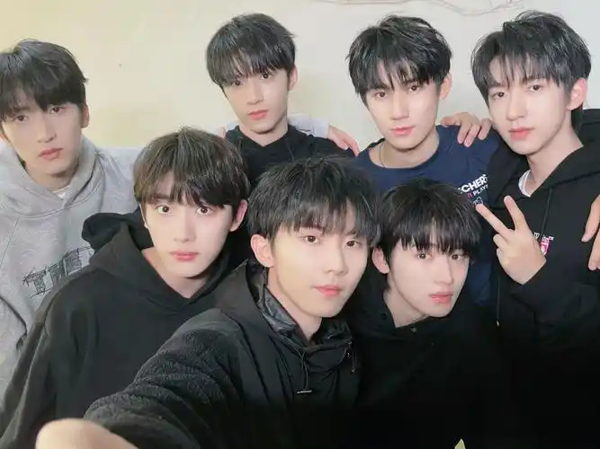 有没有时代少年团的团体神图