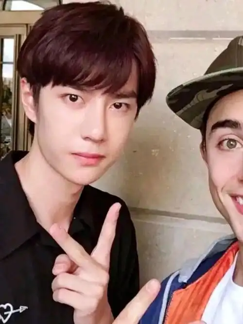 内有大量王一博早期照片!