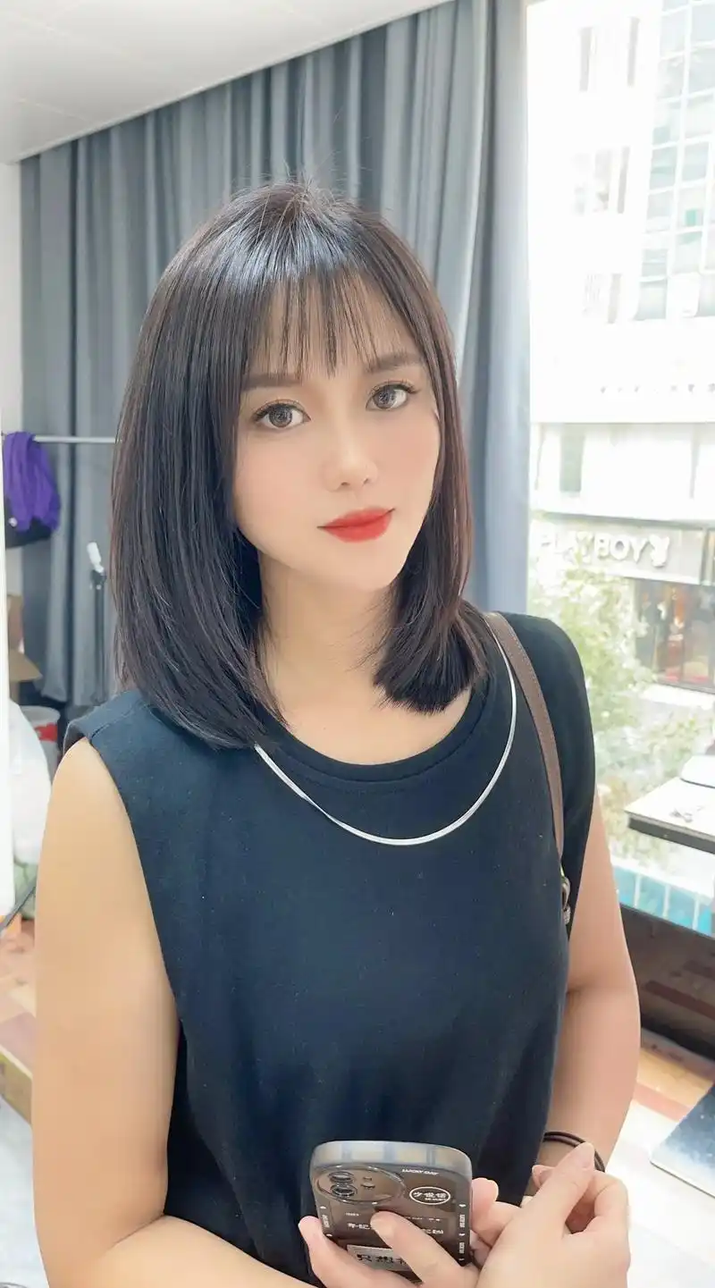 今日热点 #简单又好看的发型 #适合30-40岁圆脸的减龄 - 抖音