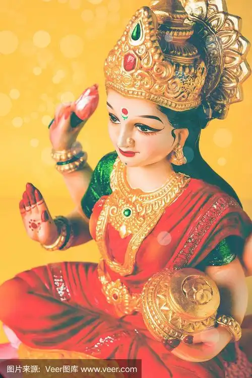 印度女神拉克希米的偶像崇拜-拉克希米礼拜是一个印度教的宗教节日,落