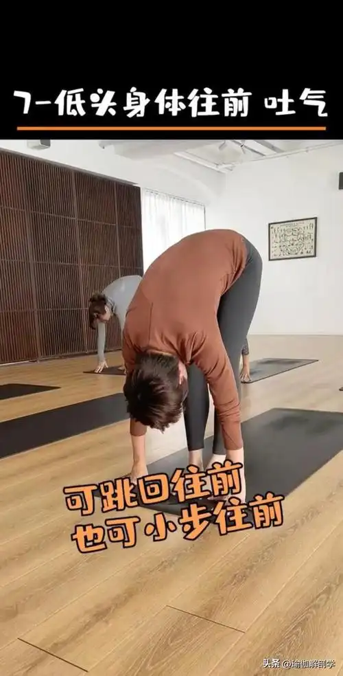 孙俪练瑜伽拜日108式怪不得40岁身材依然似少女