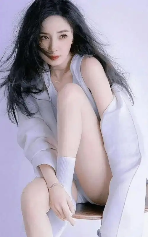 原来杨幂的"大号水蜜桃"是出自这个意想不到的地方!_泳装_一面_身材