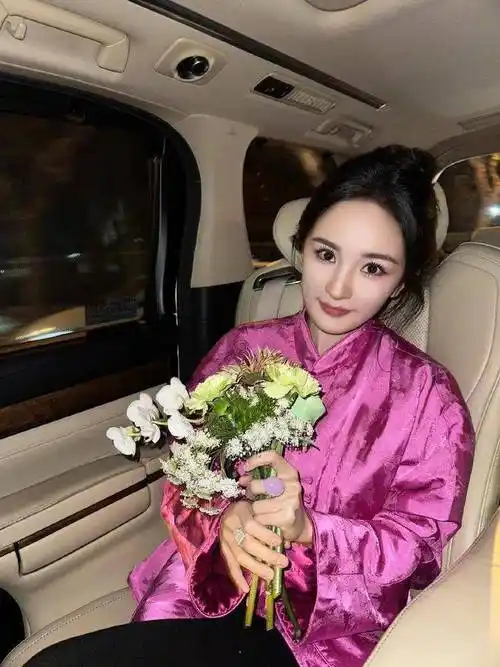 原创杨幂自曝和父母的相处方式惹人羡做演员是爸妈与人炫耀的资本