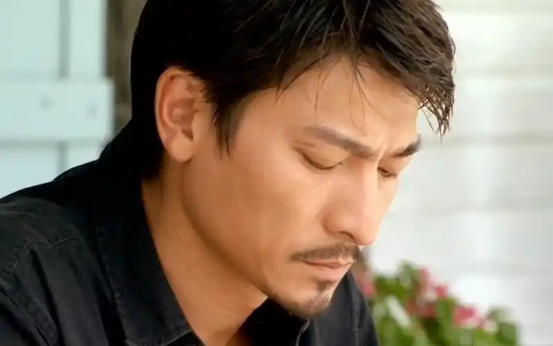 《阿虎》华仔的第100部电影,一部让人看哭爱情的电影,现在再也拍不出