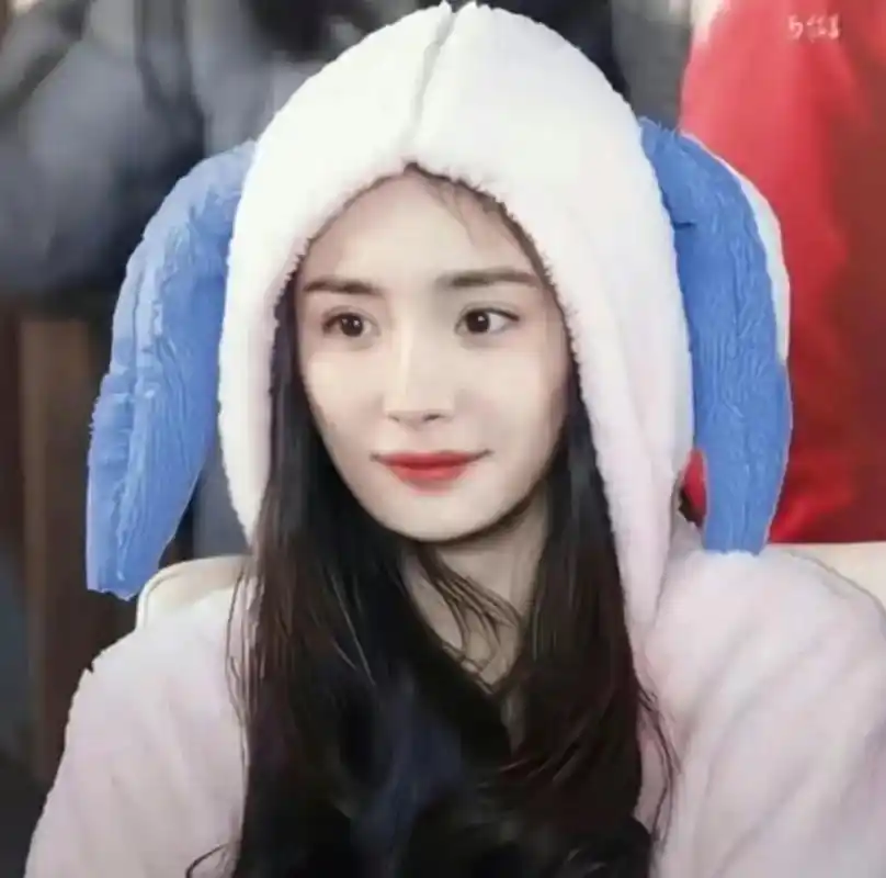 素颜真的很能打#杨幂 #素颜 - 抖音