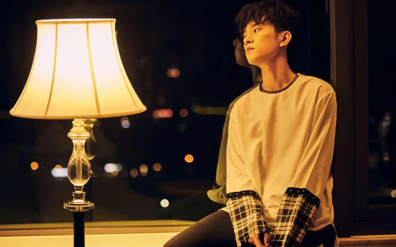 泰国广告尬出新高度:死也要买!