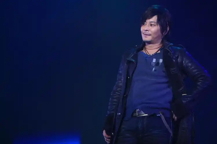 王杰拒绝《歌手》反遭侮辱,怒发声明:我举目无亲,你们还想怎样