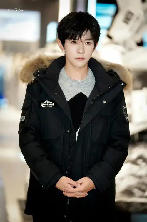 易烊千玺波司登品牌代言人