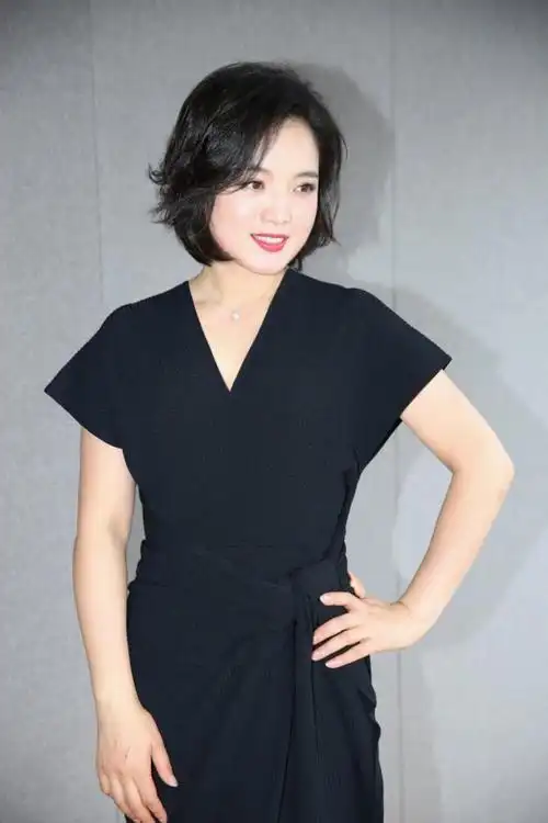 白雪一段失败的婚姻为了儿子不恋爱45岁遇小男友终获幸福