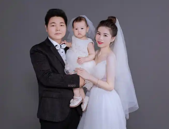 一家三口全家福宝宝婚纱照摄影