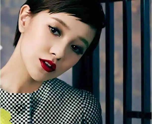 10位能驾驭"短发"的女星,个个都是英姿飒爽,谁让你惊艳_陈松伶_袁咏仪