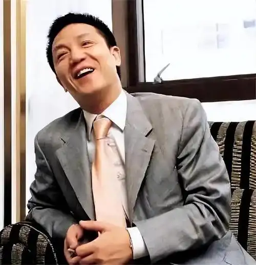 阿宝的现实版周正毅黄河路开饭店开始后来坐拥4百亿身家