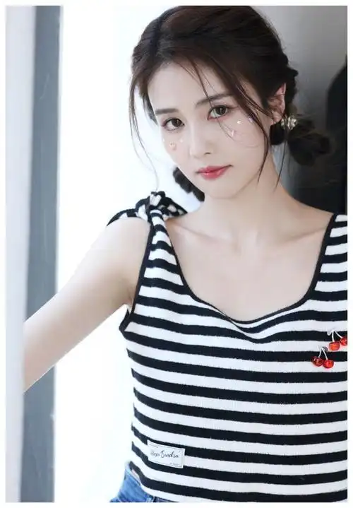 90后青春女星白鹿侧面比正面还漂亮的演员