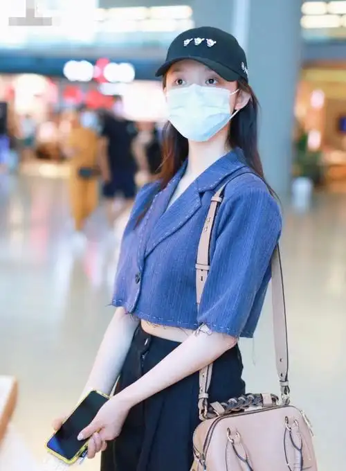 看林允演绎多种风格夏日穿搭,可甜美可帅气,我看完都爱了