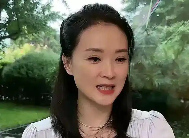 一场直播将49岁晴格格王艳的尴尬近况展现得淋漓尽致