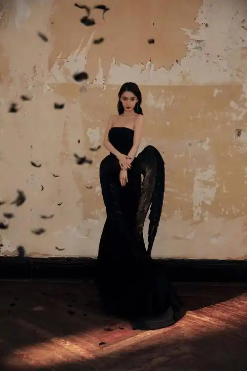 angelababy暗夜天使3d翅膀造型,宛如高贵的黑天鹅_礼服_的设计_气质