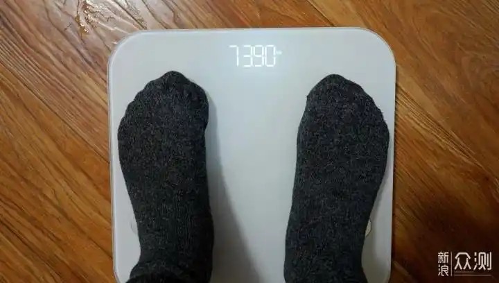 最近上秤称了一下,体重都快148斤咯.