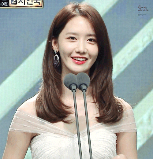 林允儿明星礼服gif动图_动态图_表情包下载_soogif