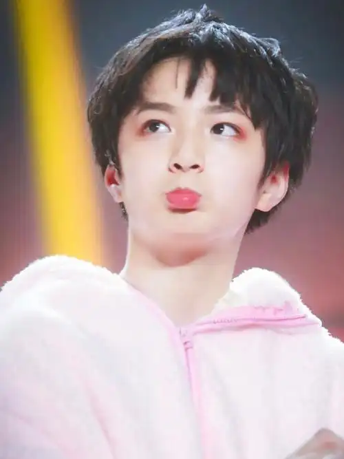 新生代演员刘耀文