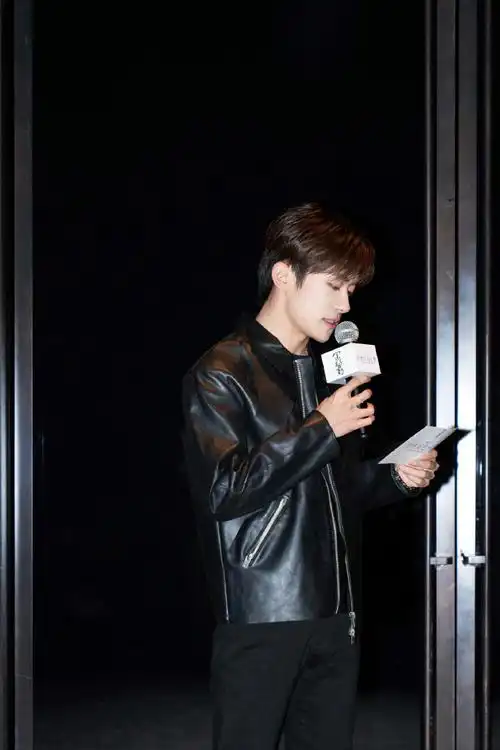 易烊千玺超话近期活动图集,一些贵气#易烊千玺怎么这样