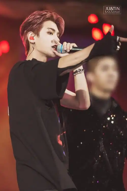 黄明昊音乐节舞台